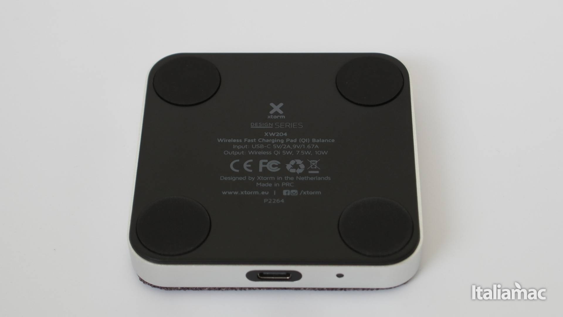 Caricabatterie Dual e Single Pad Wireless di Xtorm 7