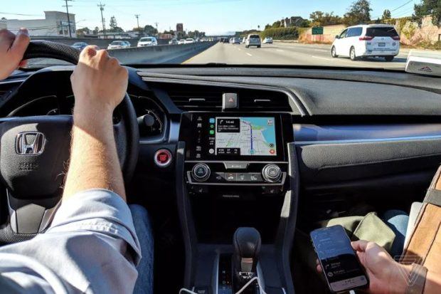 L'applicazone Google Maps su CarPlay non convince tutti 4