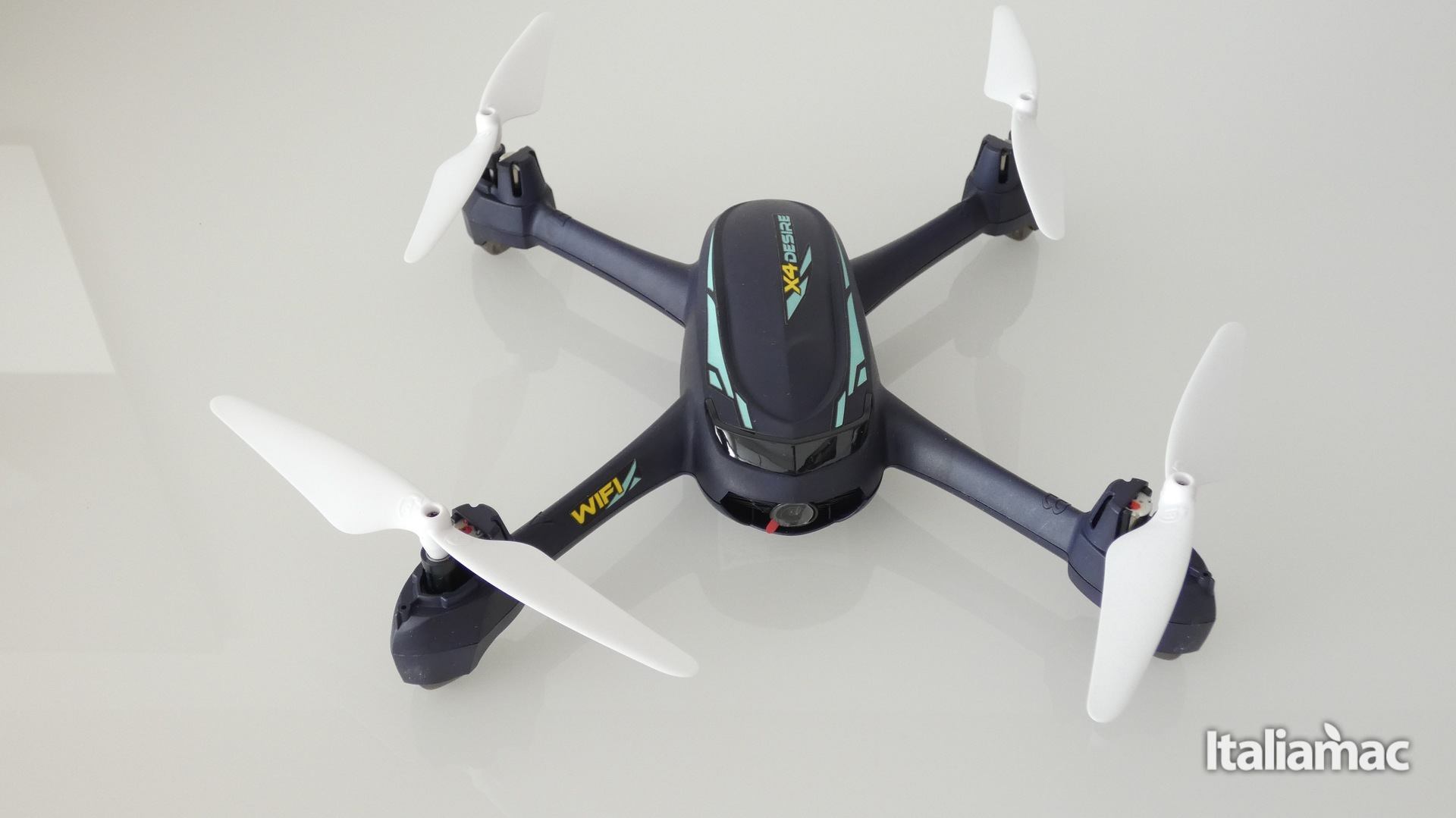 Hubsan X4 Desire Pro: Drone con FPV controllabile da iPhone 6