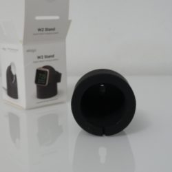 Elago W2 lo stand economico per caricare Apple Watch 7