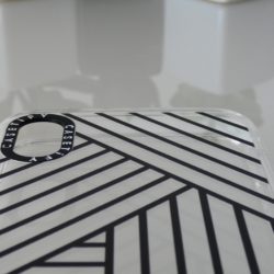 Le custodie Impact di Casetify proteggono fino a 2 metri di altezza 17