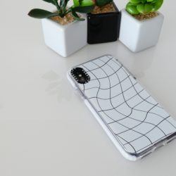 Le custodie Impact di Casetify proteggono fino a 2 metri di altezza 19