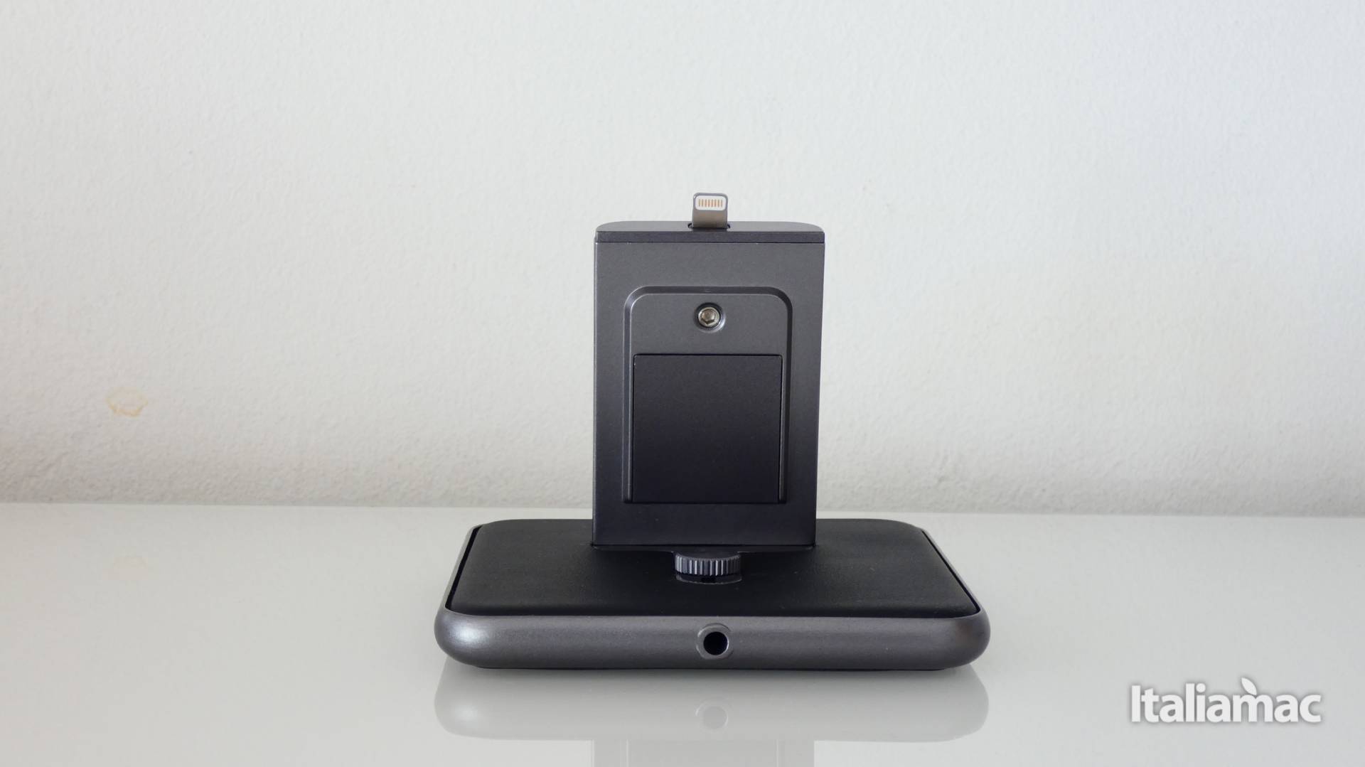 HiRise Duet: L'elegante stand per caricare Apple Watch e iPhone di Twelve South 11