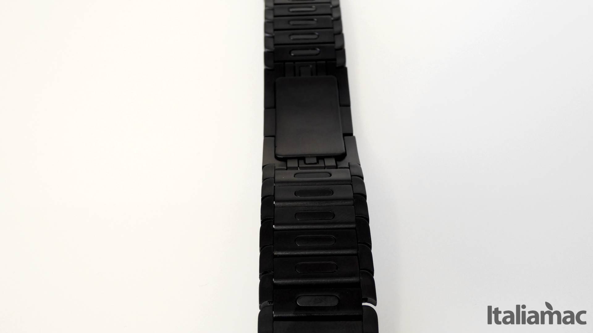 Lululook: Il bracciale a maglie in acciaio inossidabile per Apple Watch 9