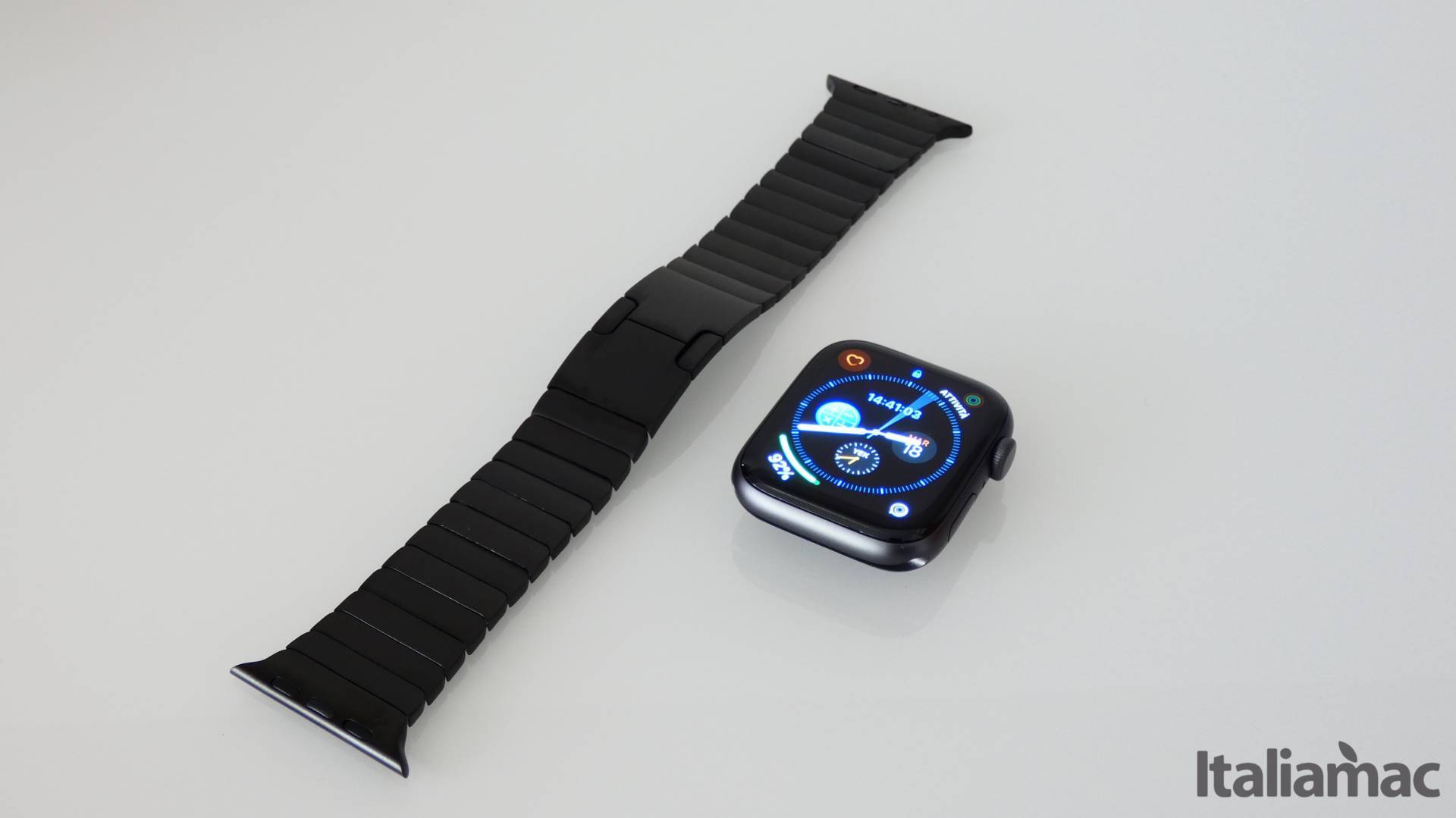 Lululook: Il bracciale a maglie in acciaio inossidabile per Apple Watch 5