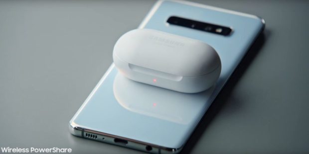 Samsung lancia uno smartphone pieghevole Galaxy Fold, i nuovi Galaxy S10 e le nuove concorrenti di AirPods (Galaxy Buds) 3