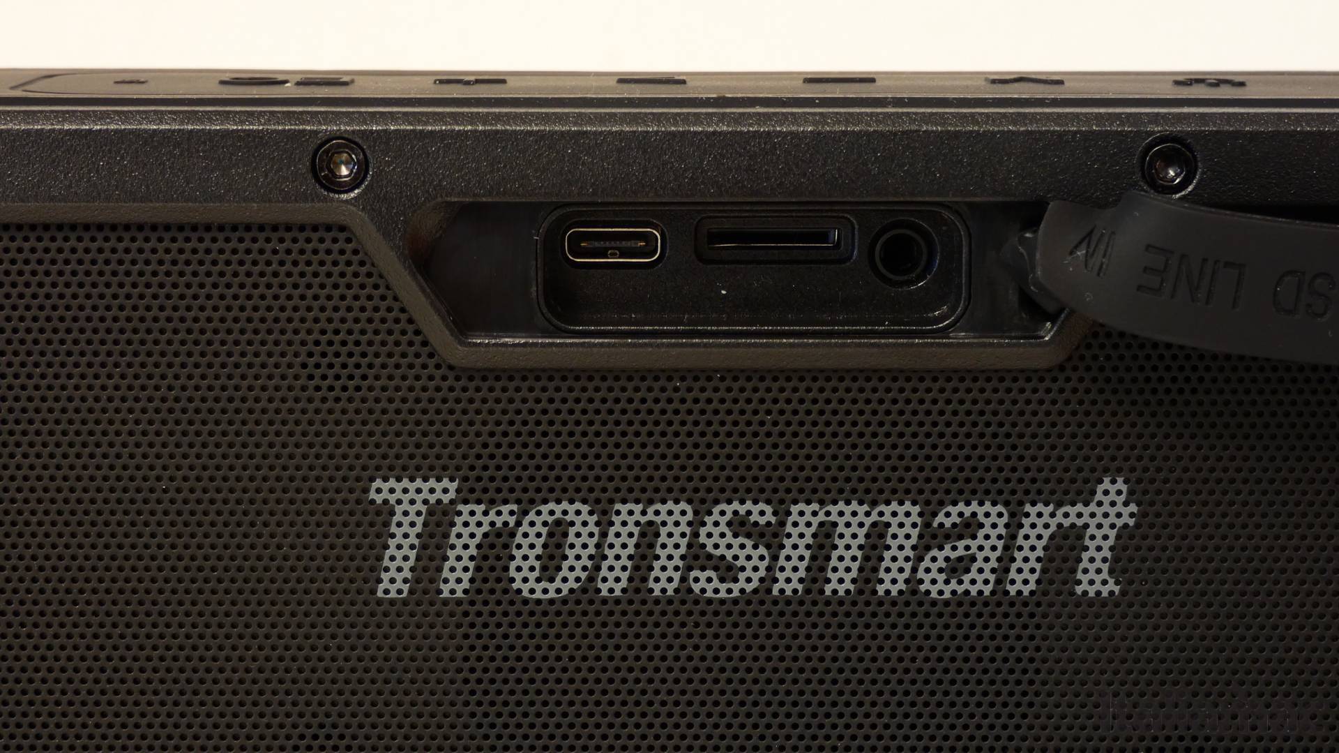 Tronsmart Element Force: Lo speaker da 40W impermeabile IPX7 8
