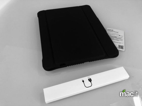 Recensione Custodia per iPad con tastiera bluetooth di Inateck 1