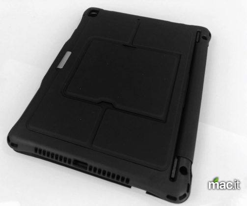 Recensione Custodia per iPad con tastiera bluetooth di Inateck 2