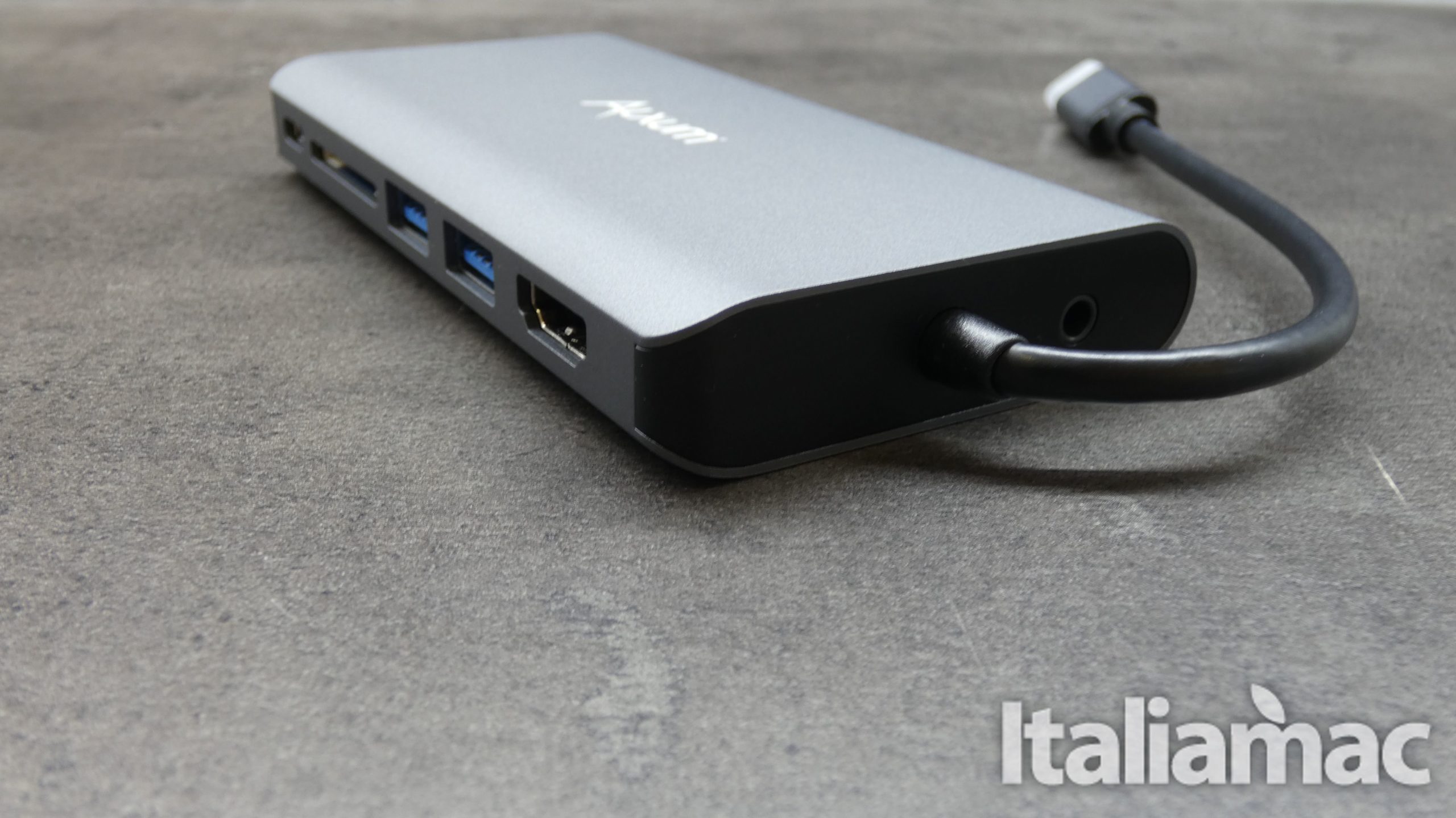 Alxum Hub USB-C 8 in 1 con porte HDMI e VGA 5