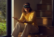 Apple potrebbe aver venduto fino a 180.000 headset Vision Pro durante il weekend di pre-ordine