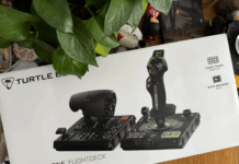 VelocityOne Flight Deck: l’arsenale da scrivania per piloti virtuali