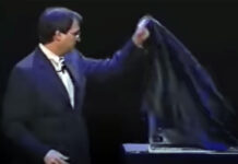 Quando Steve Jobs presentò l’iMac per la prima volta: il computer che cambiò tutto